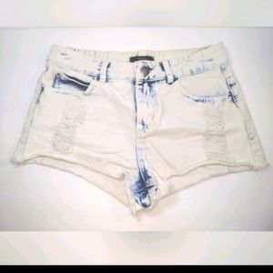 Forever 21 shorts. Great condition with no known v
